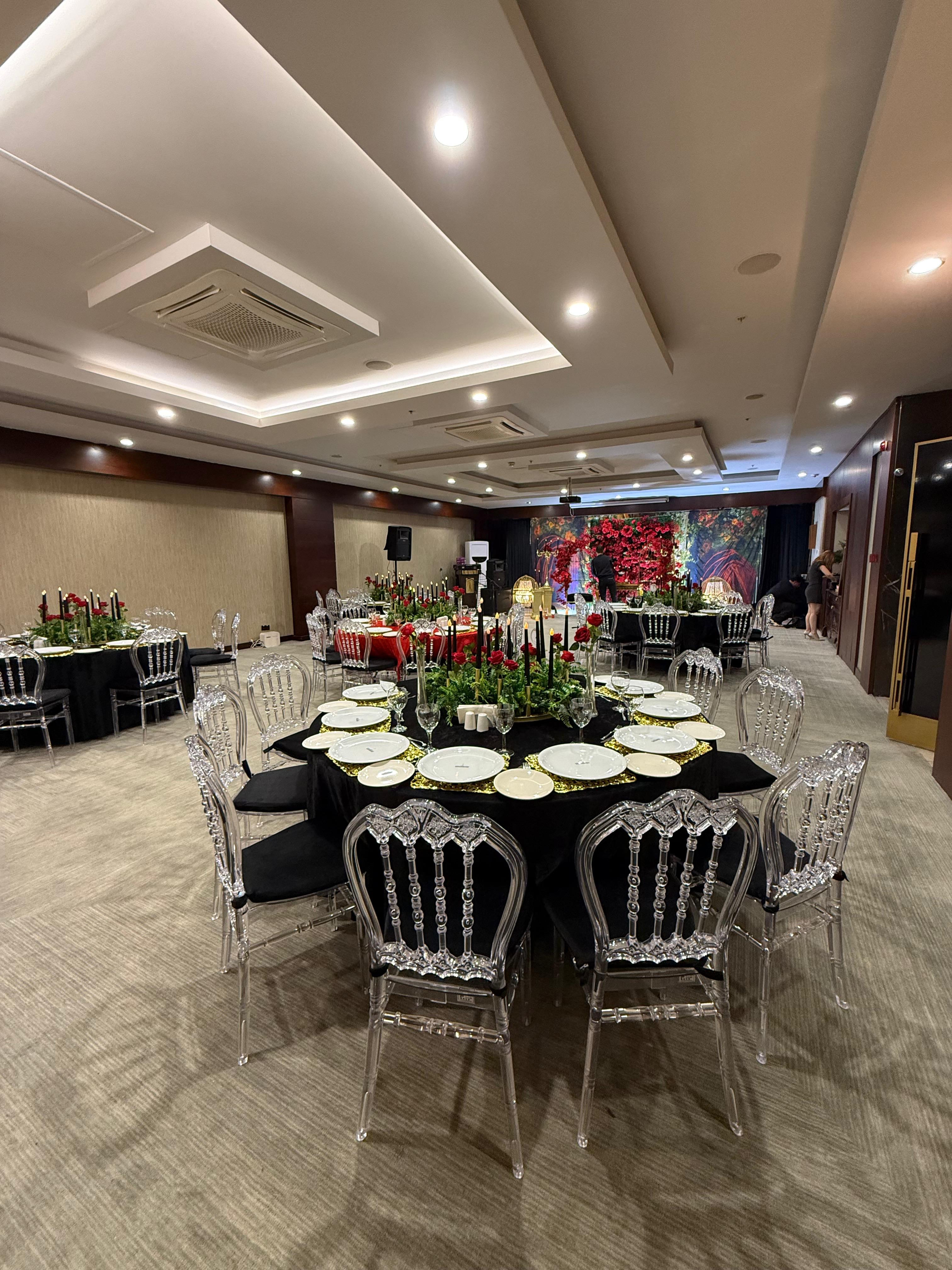 CONTINENTAL HOUSE SALONU